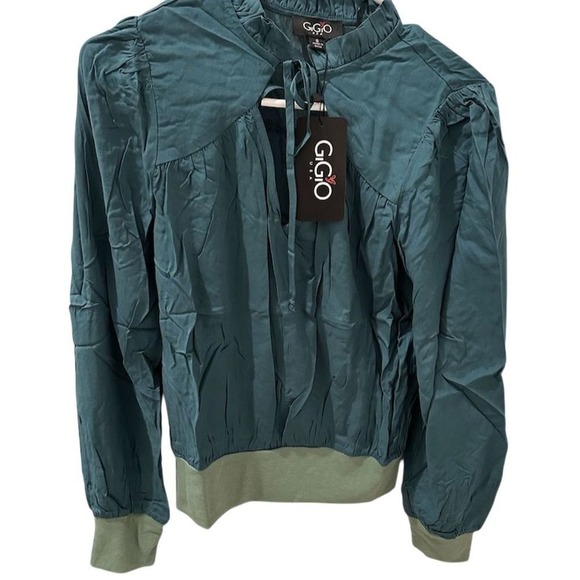 Women's Green top Size S Casual Activewear‎ - Picture 2 of 6